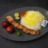 "چلو جوجه کباب ران با برنج زعفرانی، گوجه کبابی و ته‌دیگ طلایی